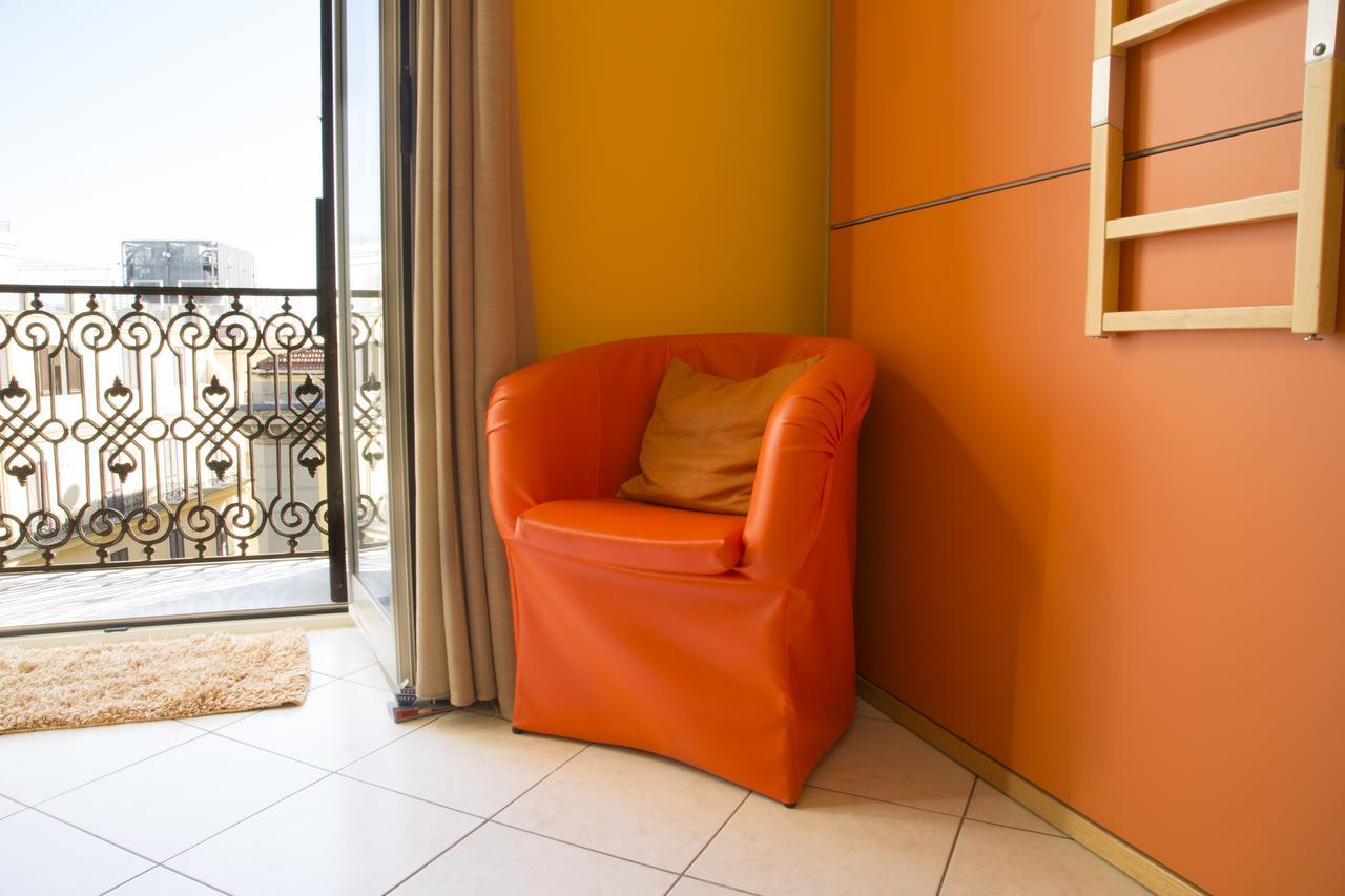 Al Centro E Meglio B&B Napels Buitenkant foto