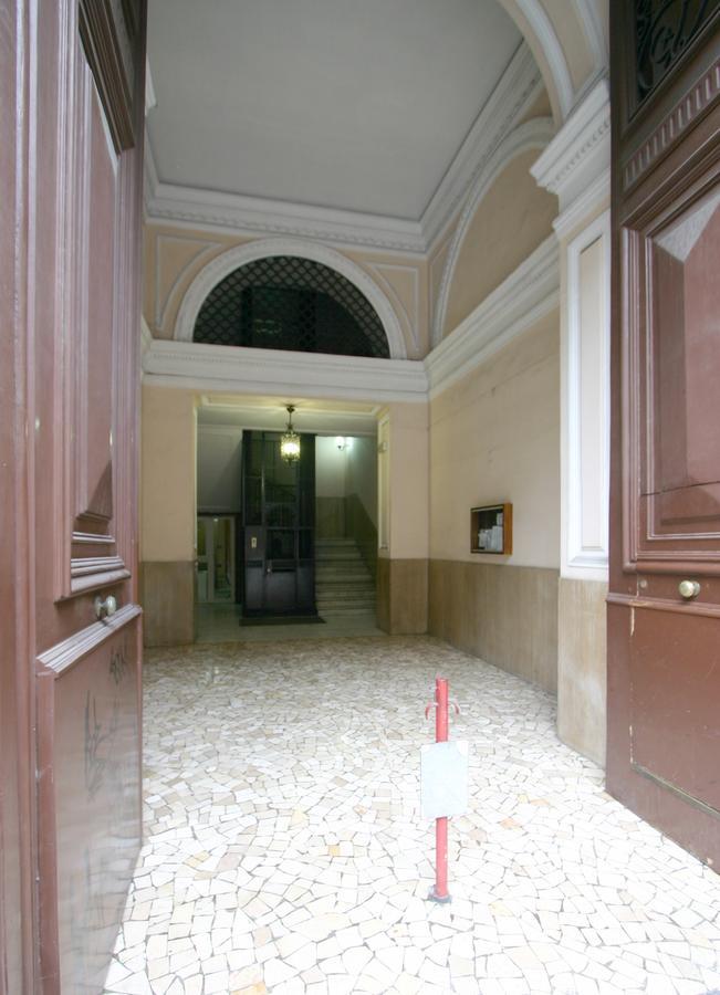 Al Centro E Meglio B&B Napels Buitenkant foto
